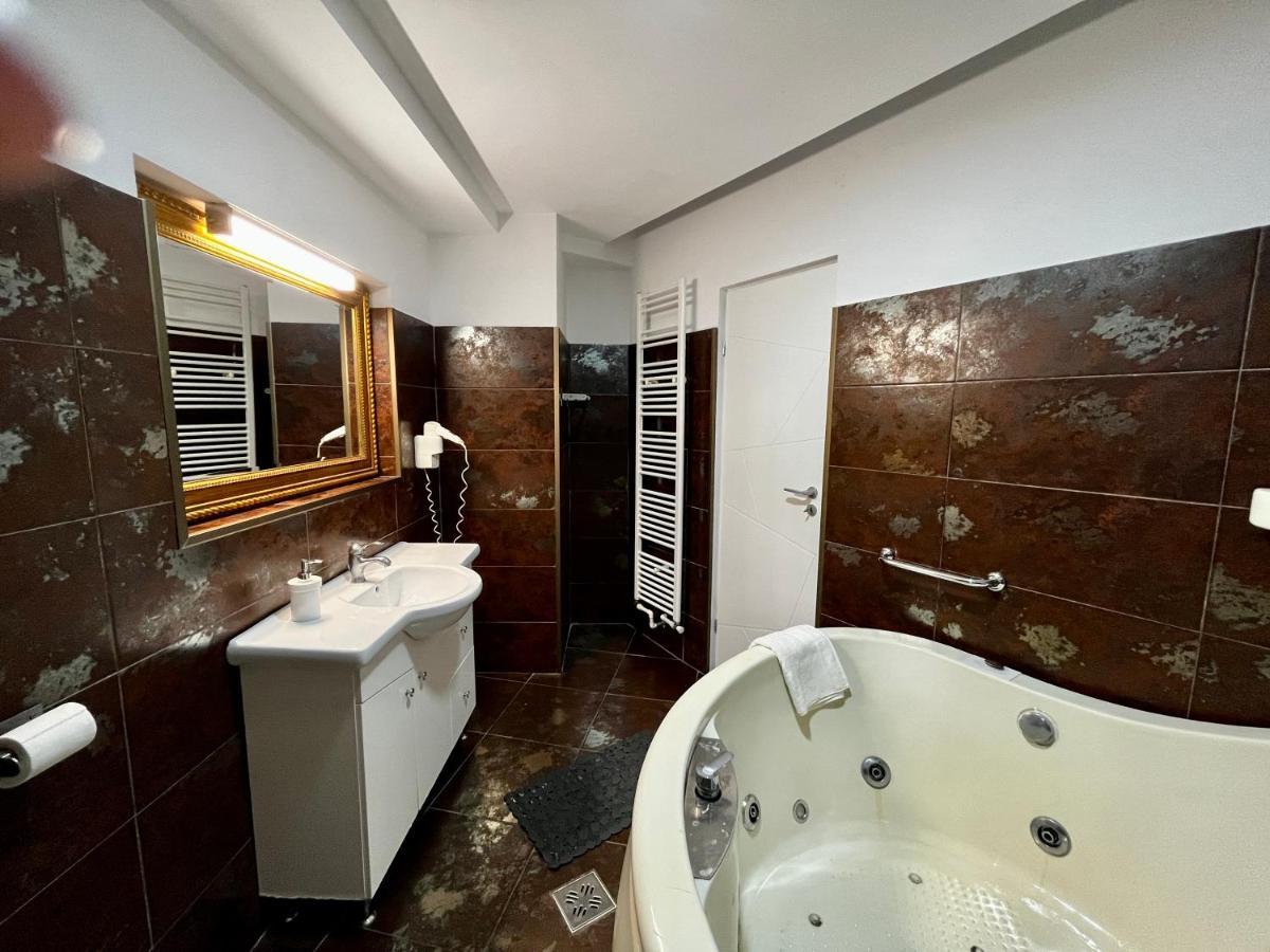 Riviera Unirii Residence ブカレスト エクステリア 写真